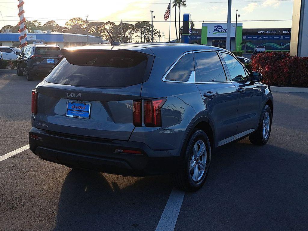 used 2023 Kia Sorento car, priced at $20,922