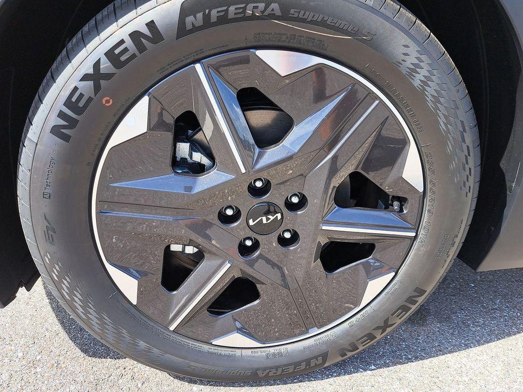 new 2025 Kia EV6 car, priced at $35,021