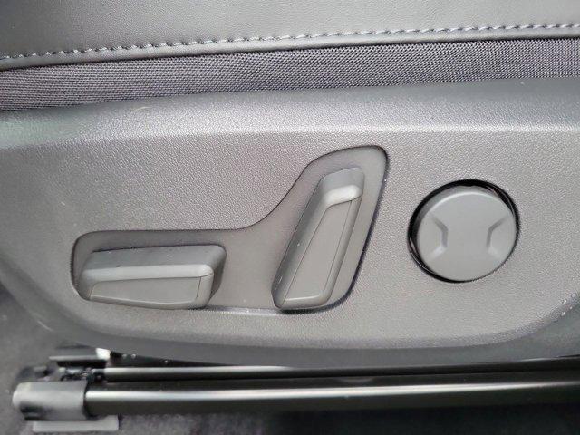 new 2025 Kia Niro car, priced at $30,340
