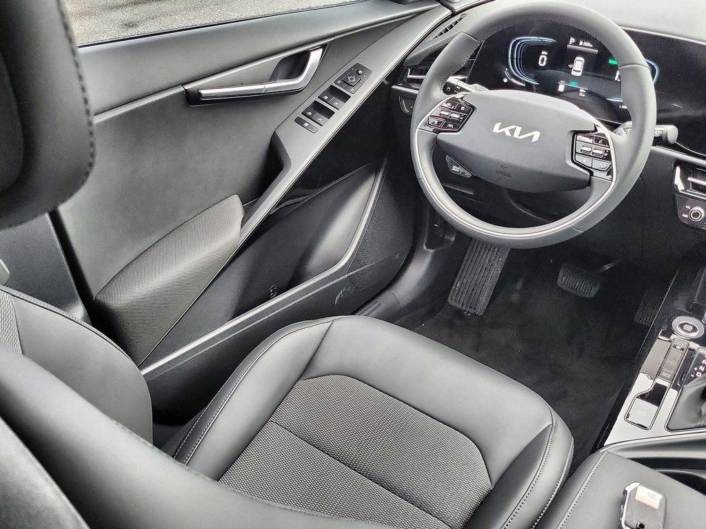 new 2025 Kia Niro car, priced at $26,952