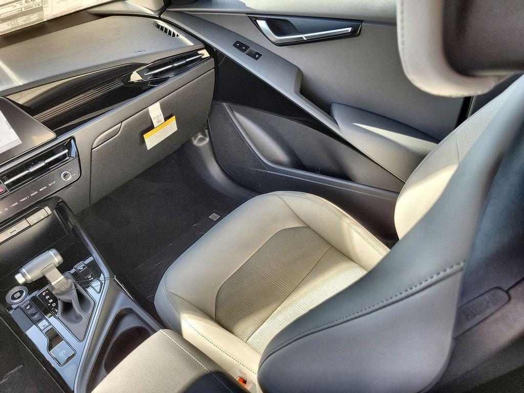 new 2025 Kia Niro car, priced at $26,952