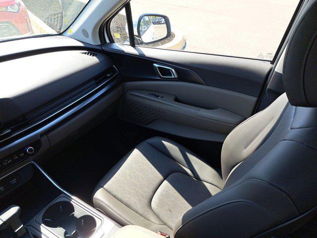 new 2025 Kia Carnival car, priced at $38,945