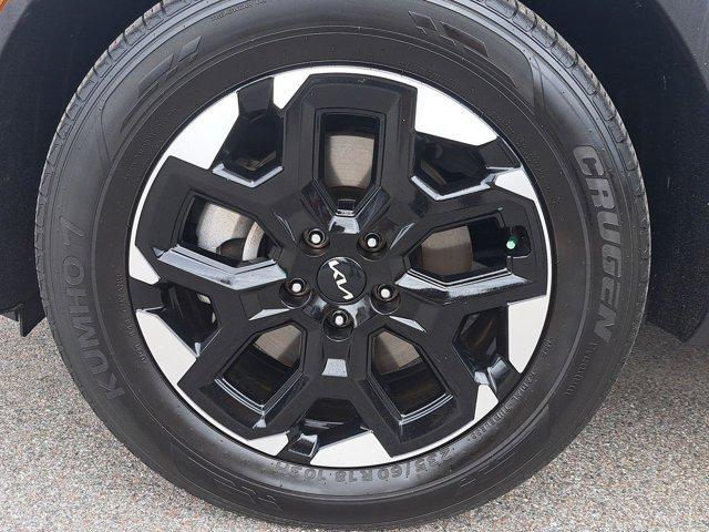 used 2024 Kia Sorento car, priced at $29,224