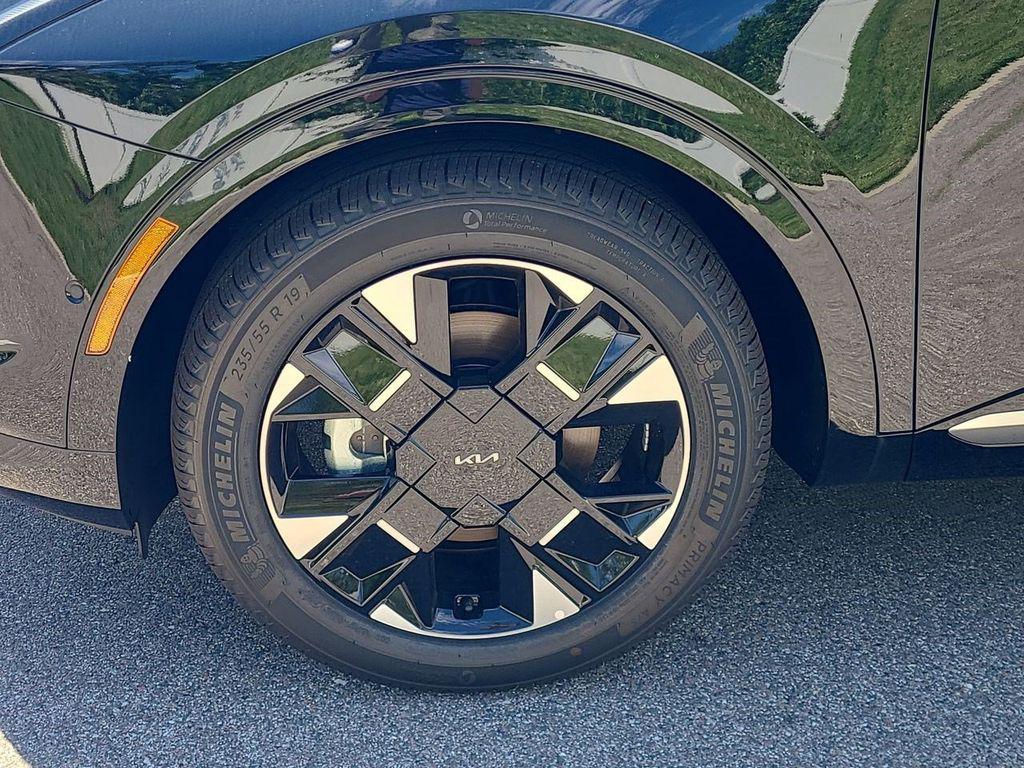 new 2026 Kia Sportage car, priced at $33,076