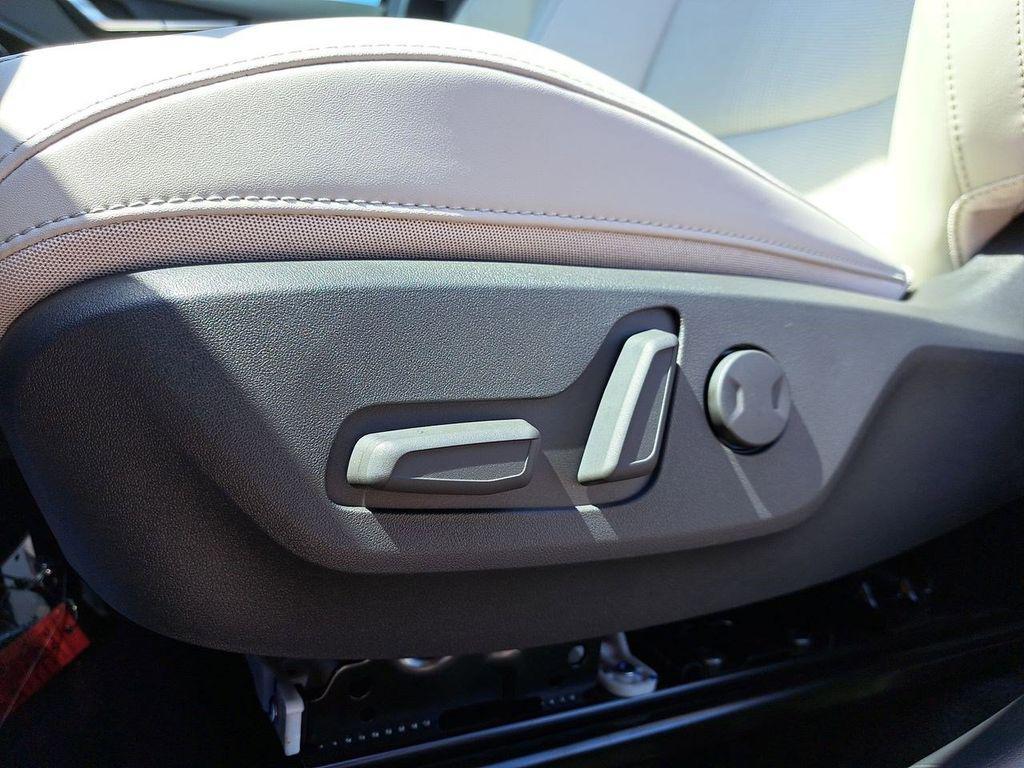 new 2025 Kia Niro car, priced at $29,077