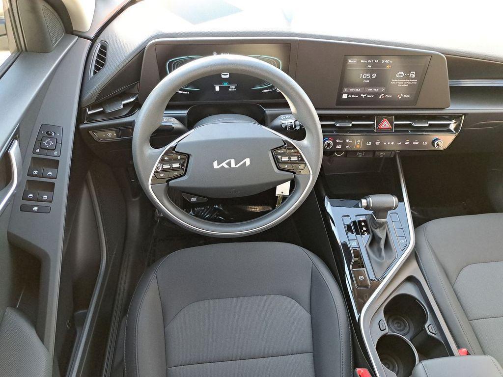 used 2025 Kia Niro car, priced at $25,462