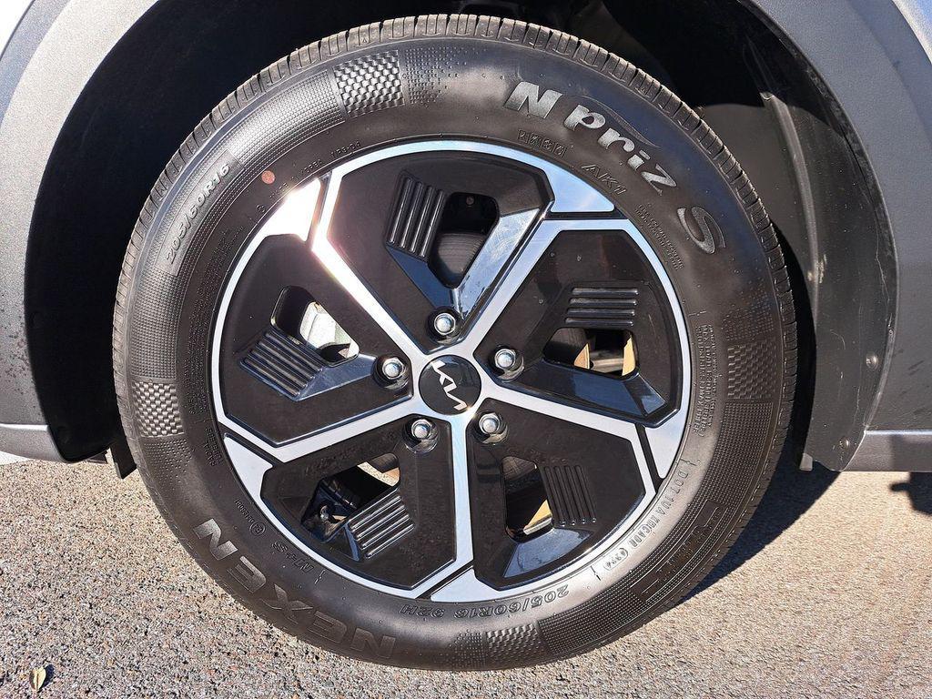 used 2025 Kia Niro car, priced at $25,462