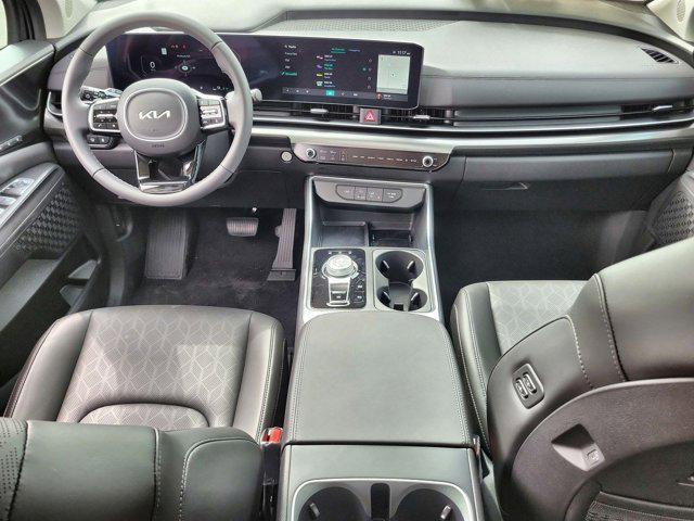 new 2025 Kia Carnival Hybrid car, priced at $50,920