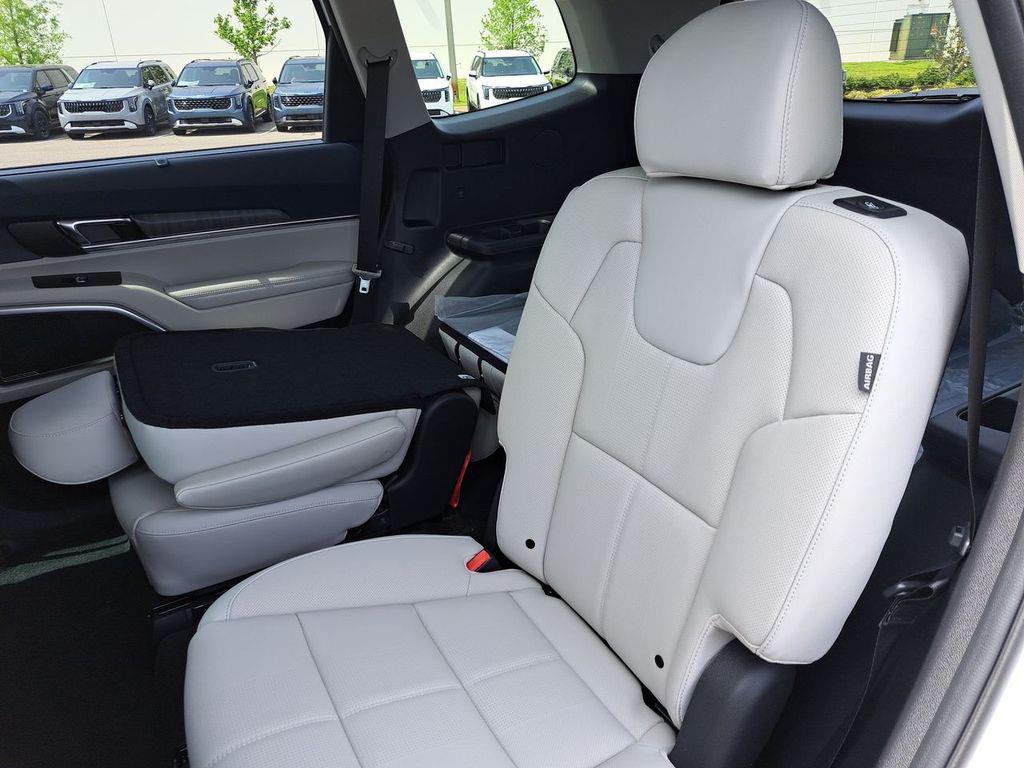 new 2025 Kia Telluride car, priced at $43,049