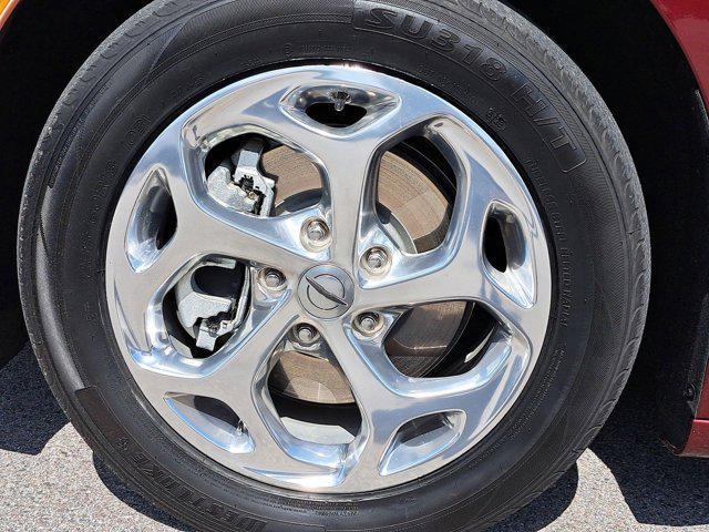 used 2021 Chrysler Pacifica Hybrid car, priced at $20,718