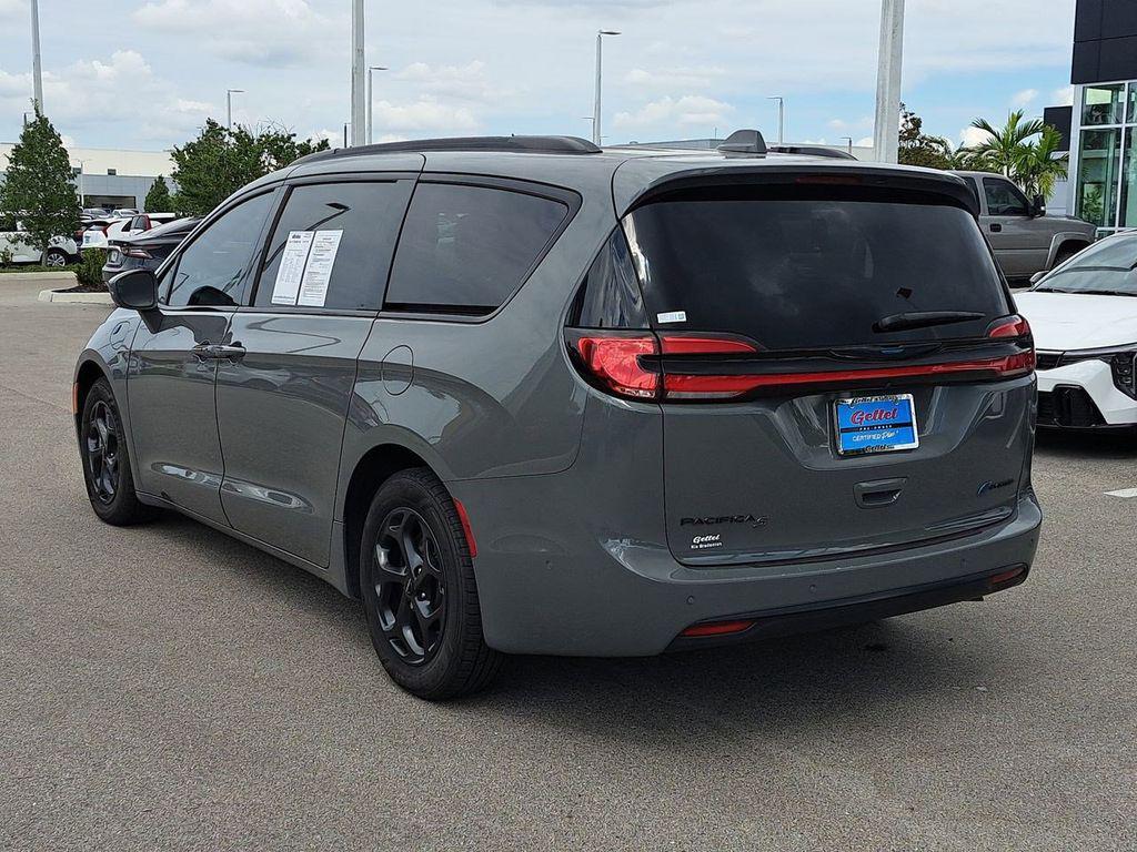 used 2021 Chrysler Pacifica Hybrid car, priced at $20,245