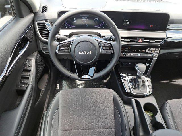 new 2025 Kia Seltos car, priced at $24,562