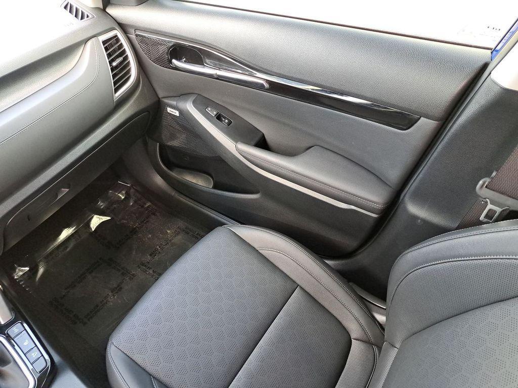 used 2023 Kia Seltos car, priced at $21,097