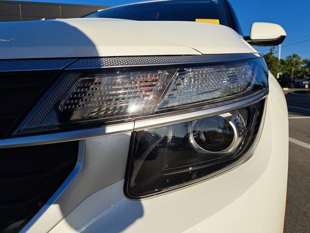 used 2025 Kia Seltos car, priced at $22,423