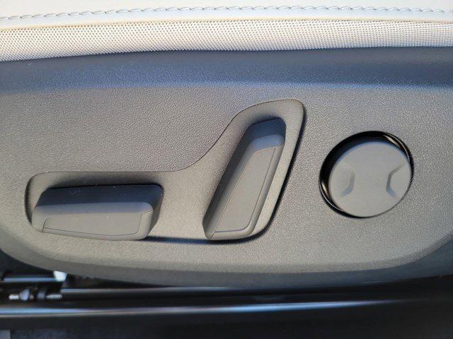 new 2025 Kia Niro car, priced at $30,735