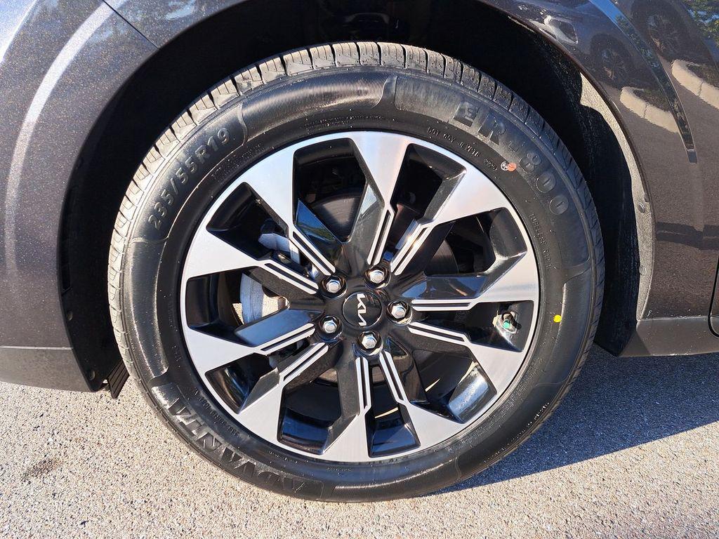 used 2024 Kia Carnival car, priced at $31,496