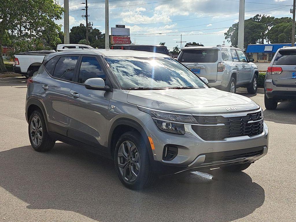 used 2025 Kia Seltos car, priced at $21,024