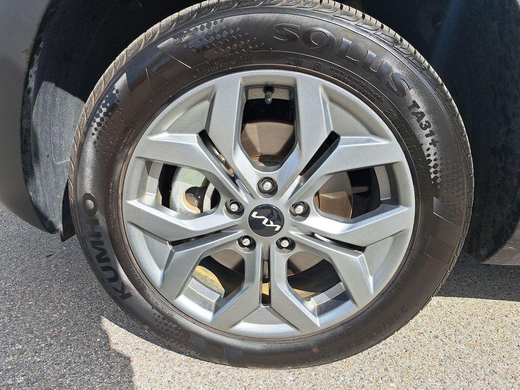 used 2025 Kia Seltos car, priced at $21,024