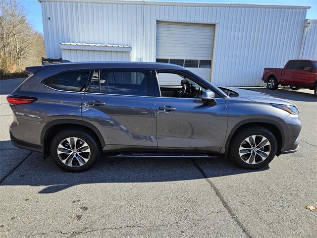 used 2021 Toyota Highlander car, priced at $29,991