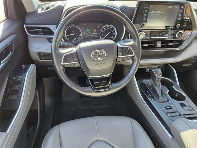 used 2021 Toyota Highlander car, priced at $29,991