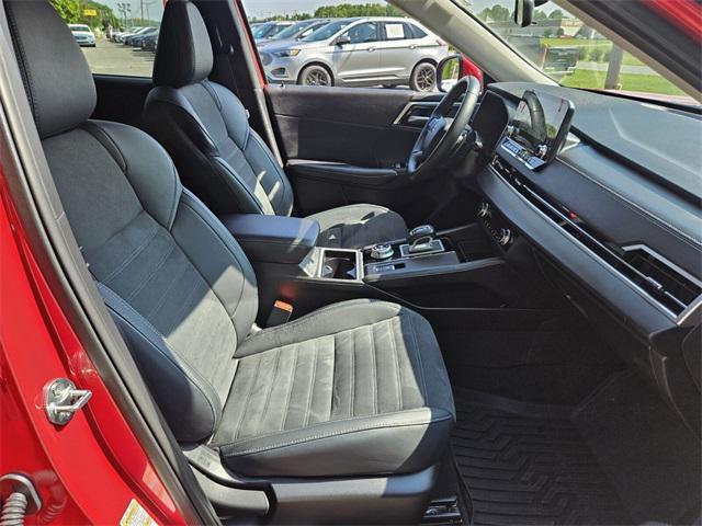 used 2024 Mitsubishi Outlander car, priced at $27,993