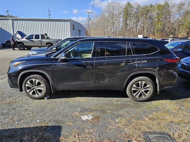 used 2021 Toyota Highlander car, priced at $34,541