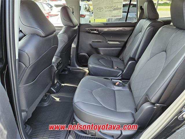 new 2025 Toyota Highlander Hybrid car, priced at $55,803