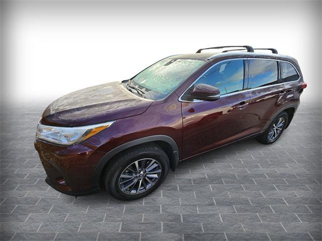 used 2017 Toyota Highlander car