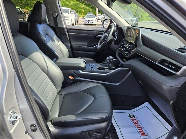 used 2023 Toyota Highlander car, priced at $42,991