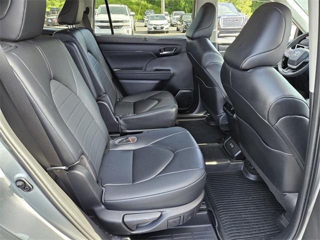 used 2023 Toyota Highlander car, priced at $42,991