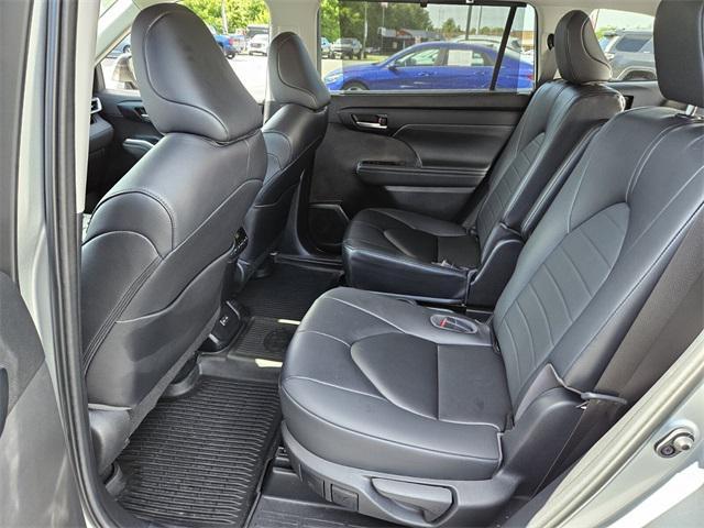 used 2023 Toyota Highlander car, priced at $42,991