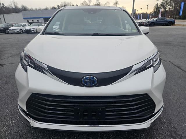 used 2021 Toyota Sienna car, priced at $37,593