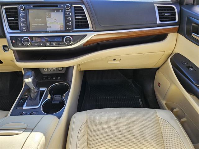 used 2019 Toyota Highlander car, priced at $32,991