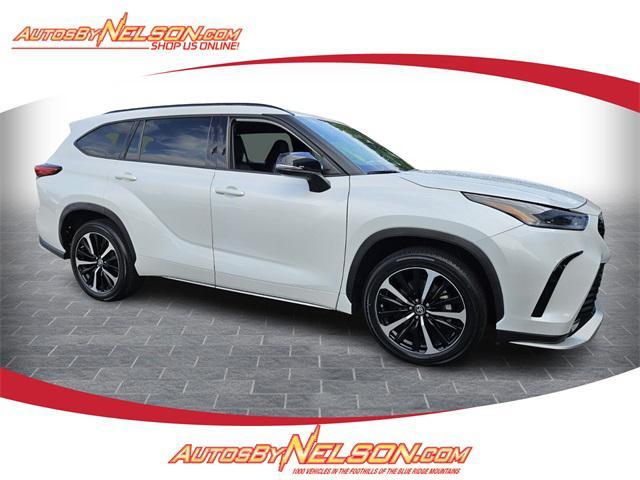 used 2022 Toyota Highlander car, priced at $38,992