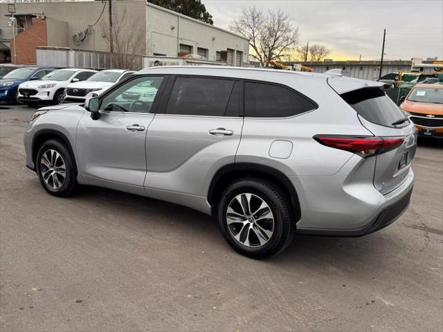 used 2021 Toyota Highlander car, priced at $25,900