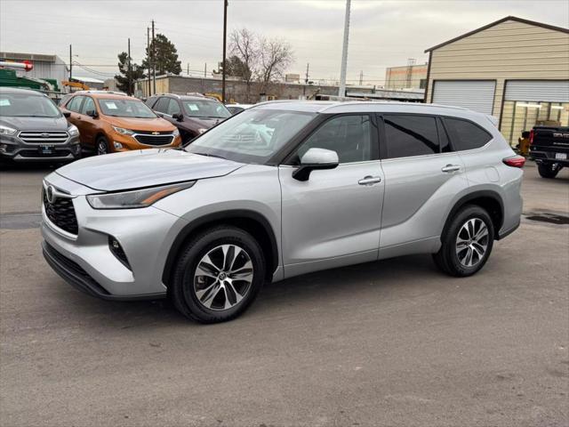 used 2021 Toyota Highlander car, priced at $25,900