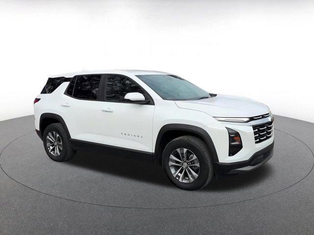 used 2025 Chevrolet Equinox car, priced at $25,305