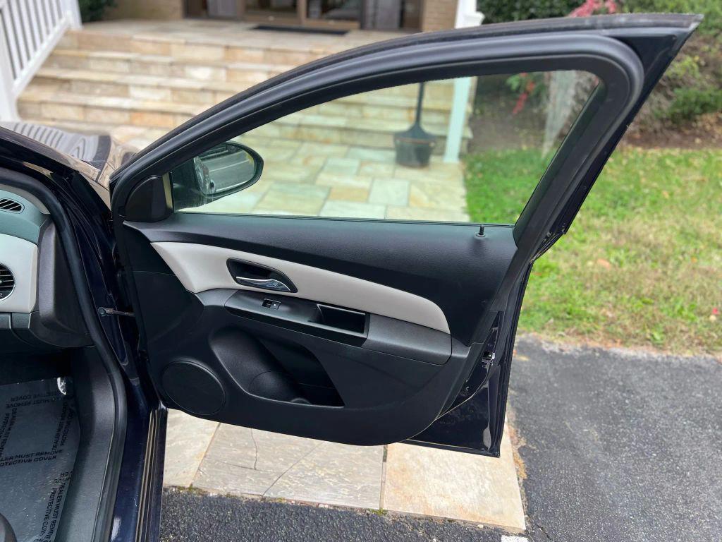 used 2014 Chevrolet Cruze car, priced at $4,999