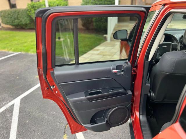 used 2009 Jeep Compass car, priced at $4,999