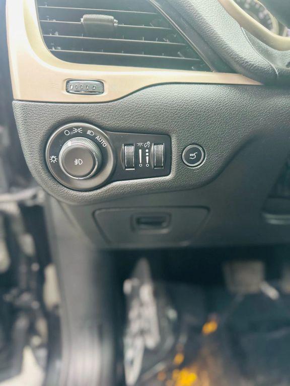 used 2015 Jeep Cherokee car, priced at $8,000