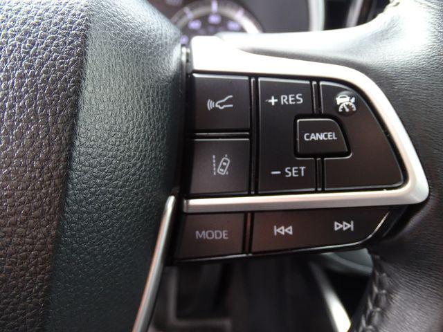 used 2024 Toyota Highlander car, priced at $39,595