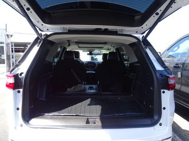 used 2021 Chevrolet Traverse car, priced at $32,995