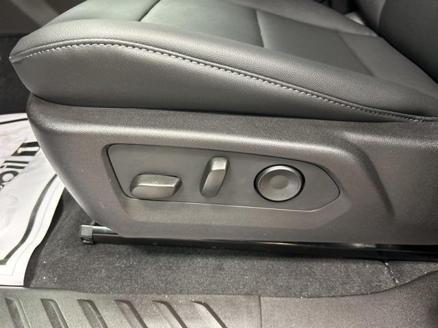 new 2025 Chevrolet Colorado car