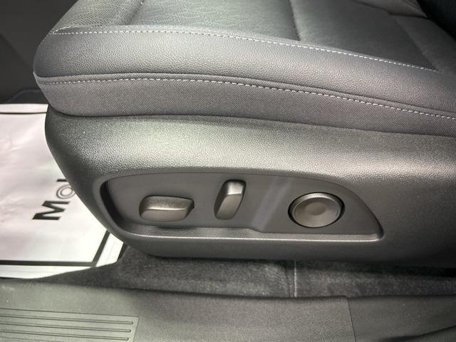 new 2025 Chevrolet Equinox car