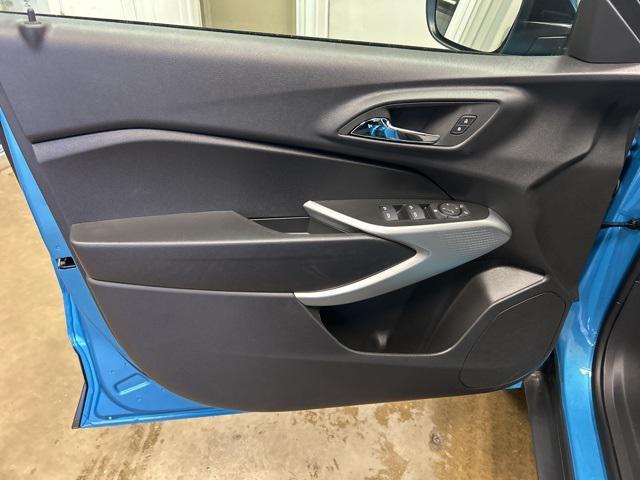 new 2025 Chevrolet Trax car