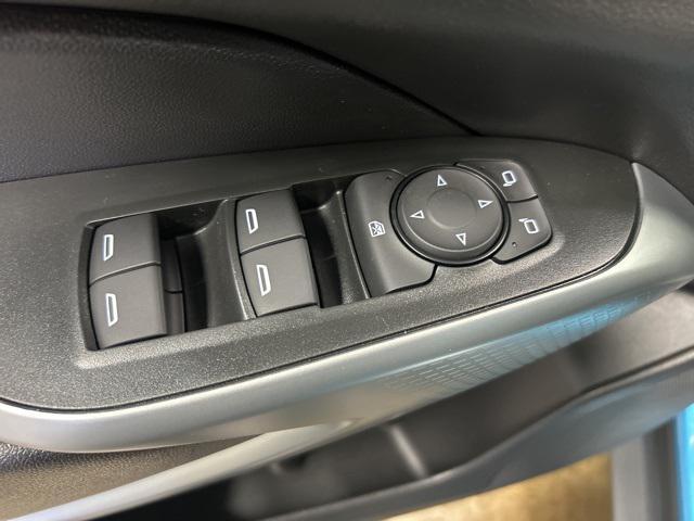new 2025 Chevrolet Trax car