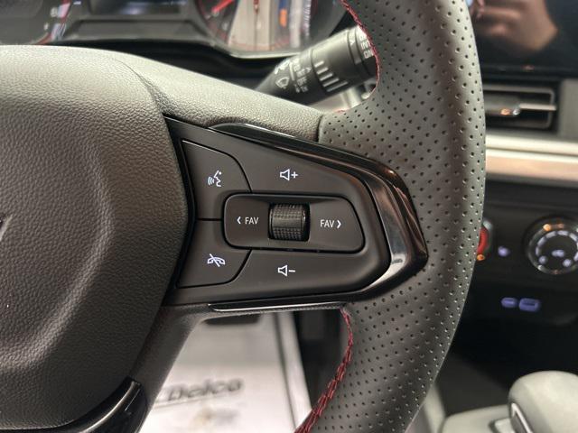 new 2025 Chevrolet Trax car