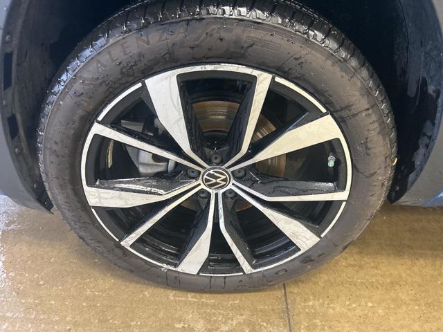 used 2024 Volkswagen Atlas Cross Sport car, priced at $42,250