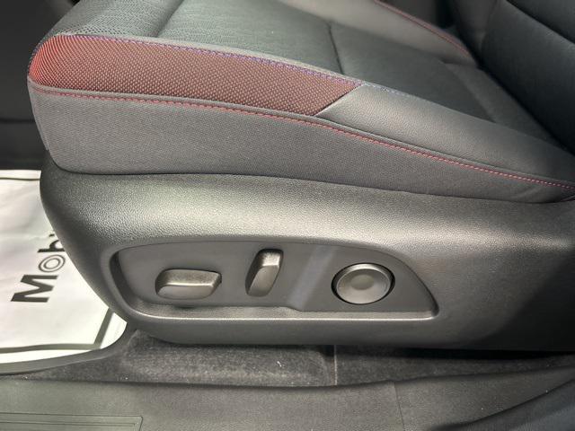 new 2025 Chevrolet Equinox car