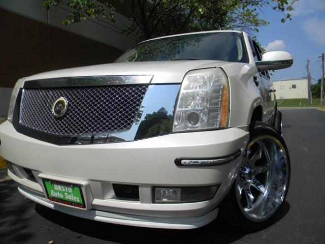 used 2008 Cadillac Escalade car, priced at $9,995